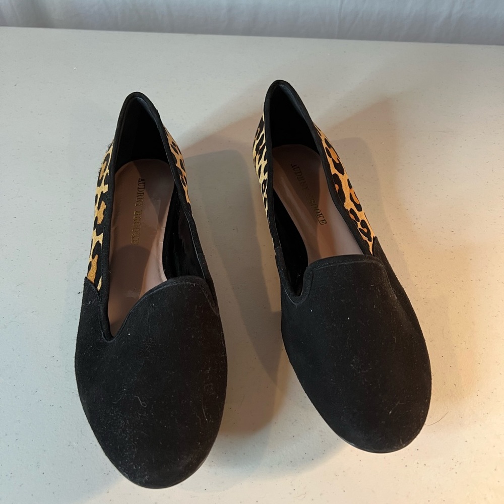 AUDREY BROOKE flats. Size 9M. NEW without box.